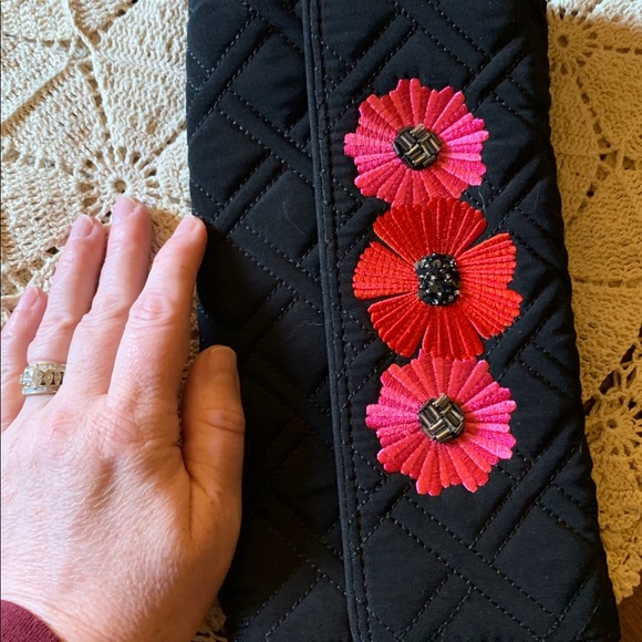 💖LOVELY‼️ Vera Bradley Clutch💖 - Picture 10 of 10